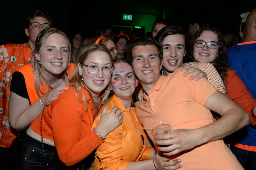../Images/Koningsnacht 2022 in VdG 415.jpg